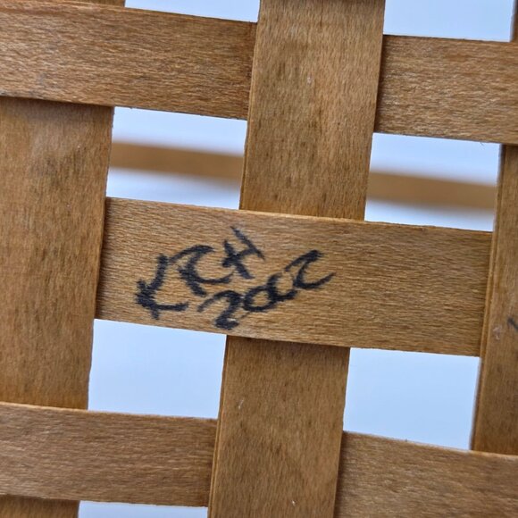 Longaberger Baskets RL3314 Easter 2003 Edition Handwoven Basket Signed KRH 2002 - Picture 8 of 11